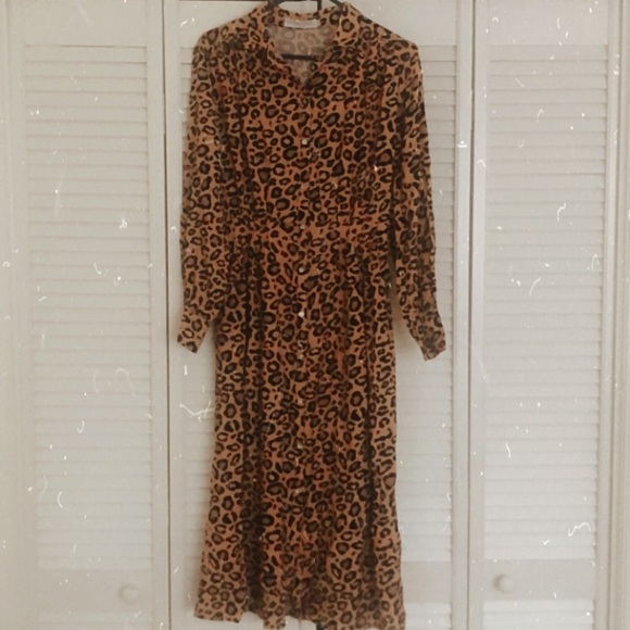 Dresses & Skirts - White Closet || leopard midi dress